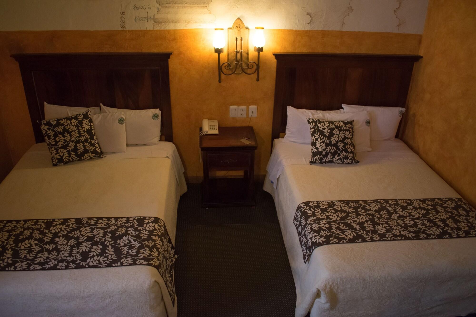 Hotel Historia Морелія Екстер'єр фото