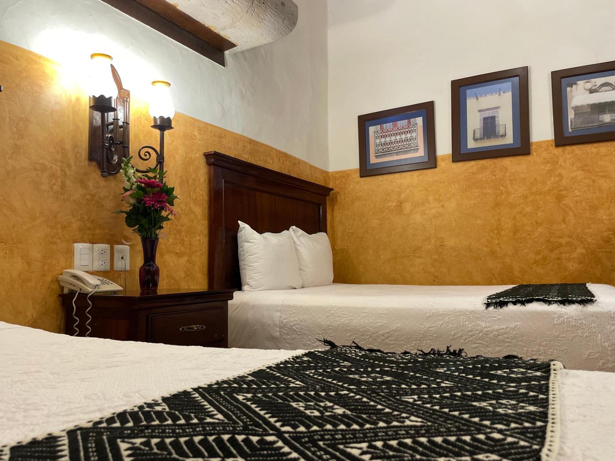 Hotel Historia Морелія Екстер'єр фото