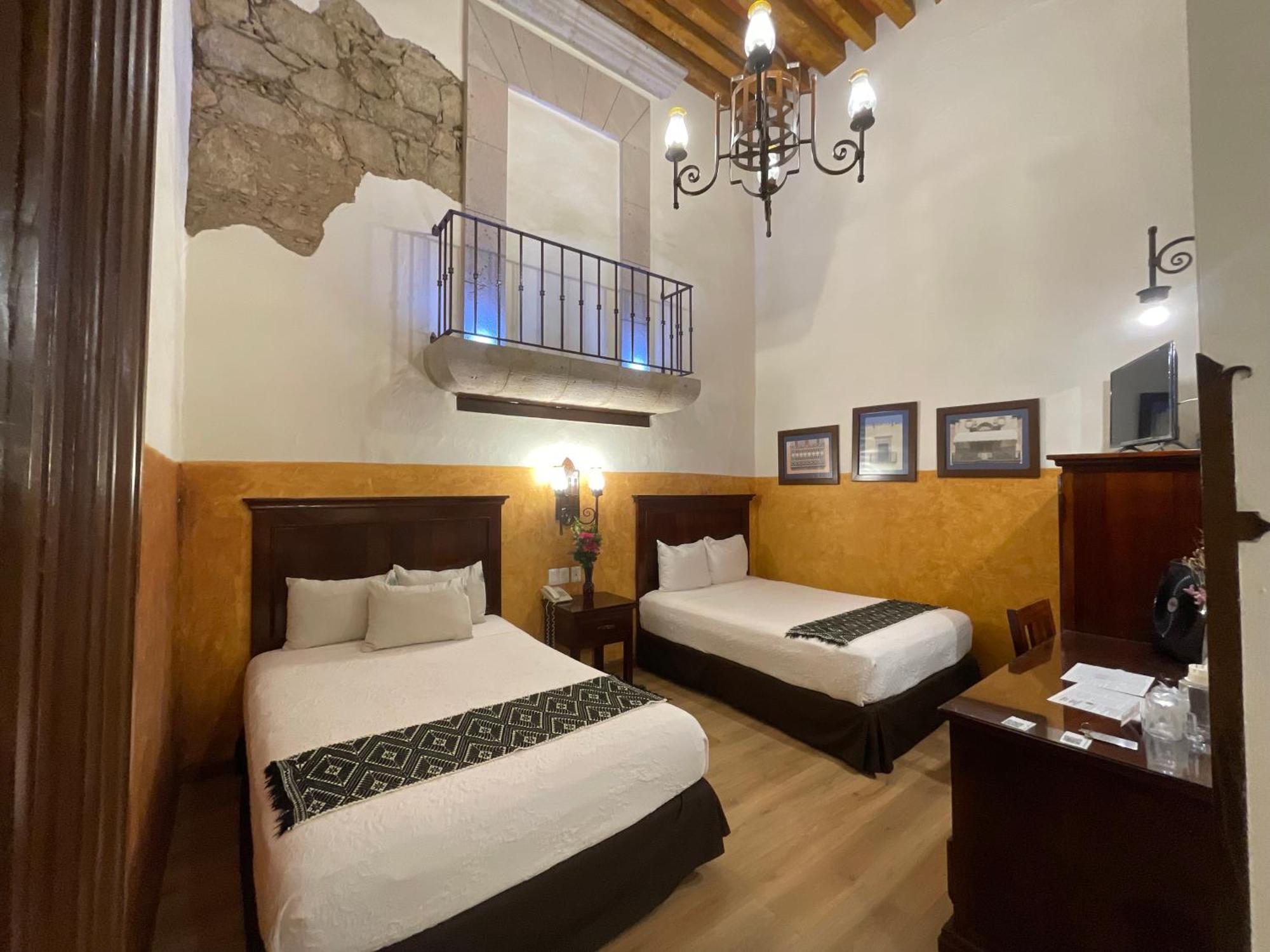 Hotel Historia Морелія Екстер'єр фото