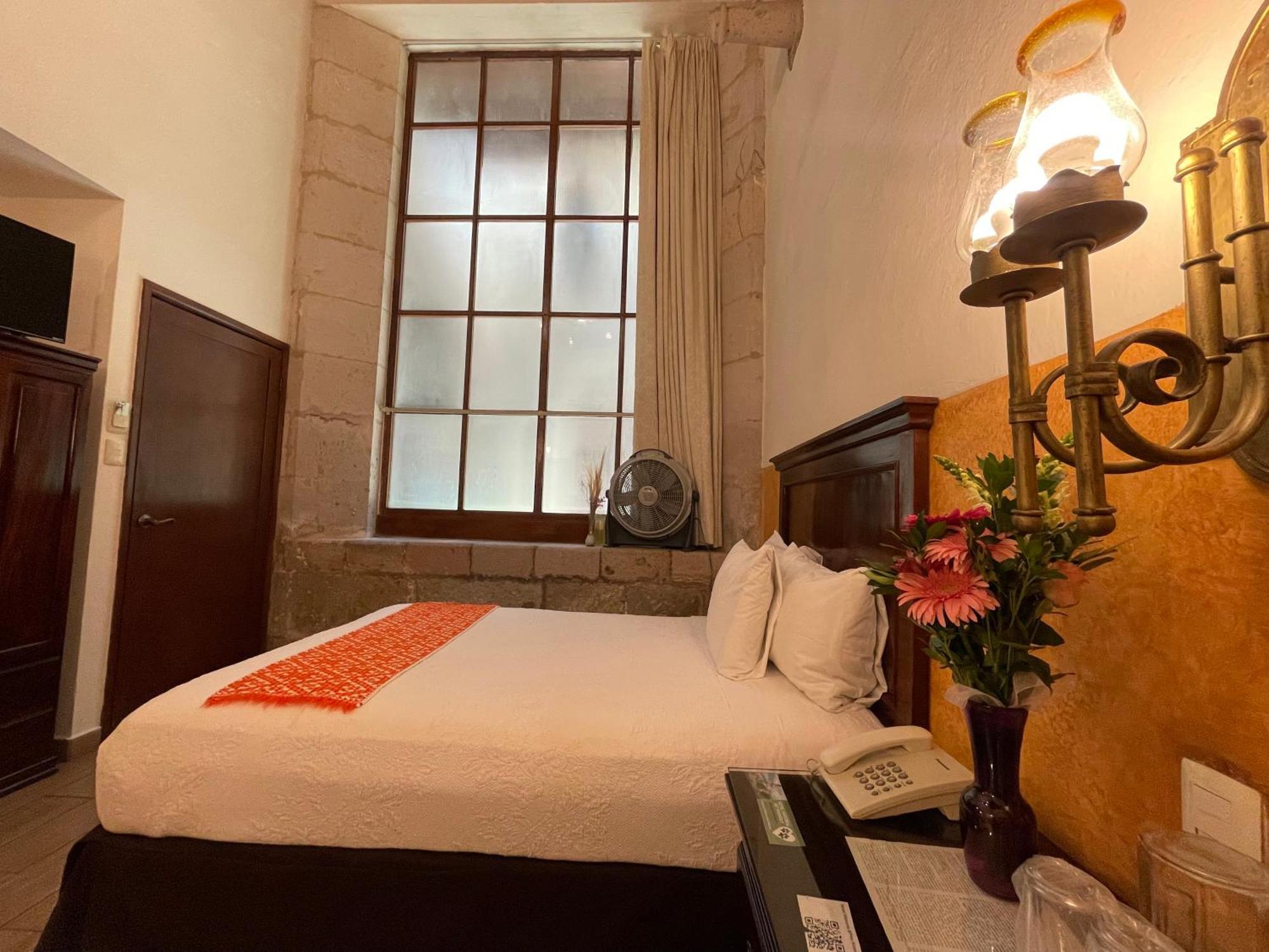 Hotel Historia Морелія Екстер'єр фото